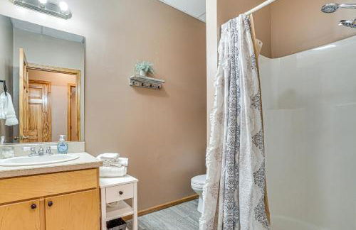 Spacious Home in Helen with Porch and Balcony! - Foto 27