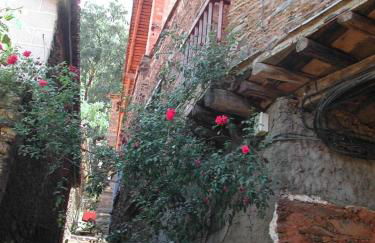 Charming House in Robledillo de Gata with Fireplace and Terrace - Foto 16