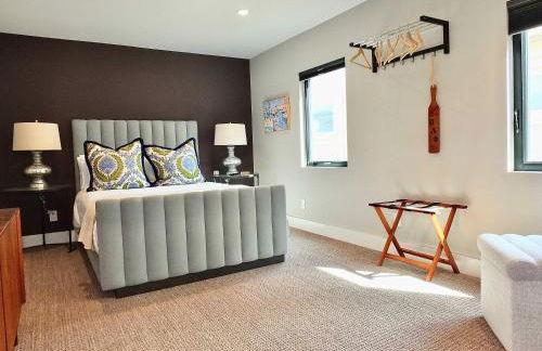 Naples Luxury Retreat - 3 BDR Stay for 6 w Rooftop Patio - Photo 27