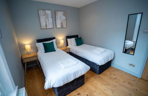 4 Bedroom Winchester Town House, central, parking - Foto 35