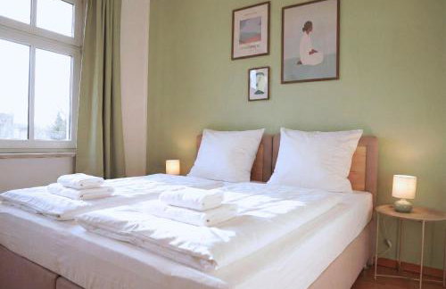 Ruhiges & modernes 5-Personen Apartment mit Boxspringbetten, Smart-TV, Wlan und Balkon - Foto 2