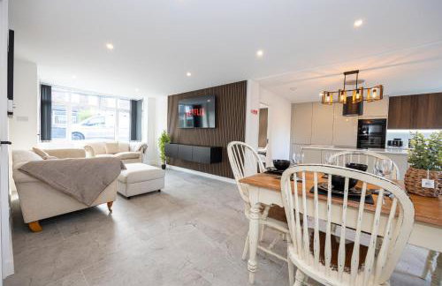 Modern 5-Bed Home EV City Centre 10 min - Foto 2