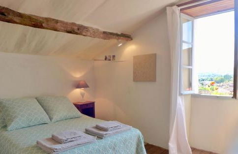 Rue Bertrand de Got - Foto 9