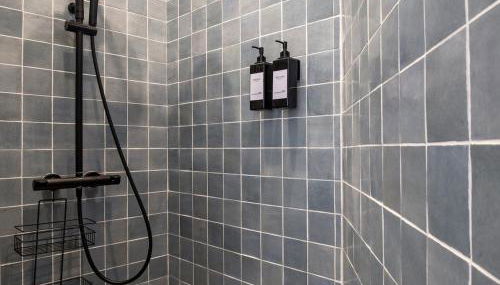 Centre - Parking - 5 min Place Comédie - Tram - Foto 5