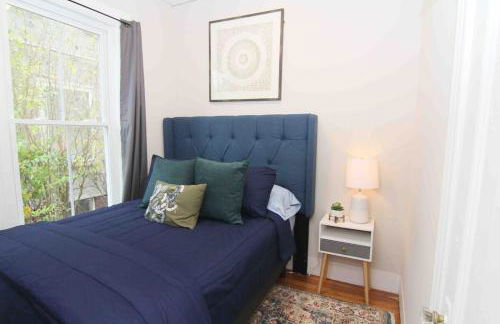 2 BR City Sanctuary - 5 Mins to Historical Salem! - Photo 34