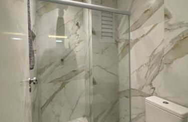 Excelente AP Pé na areia Vista mar - Foto 18