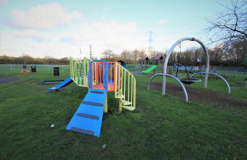 Crown Meadow - 4 Bedroom House - Heathrow - ExcellentStays - Photo 24