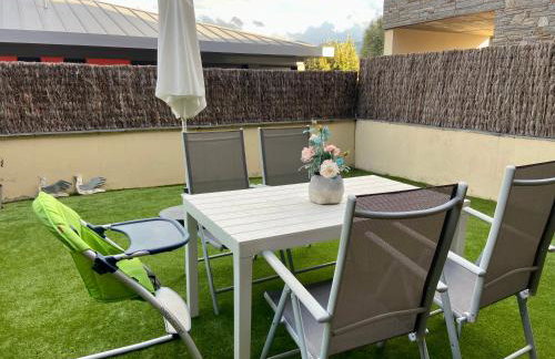 Cal Xera - Acollidora planta baixa amb jardí privat i llar de foc - Photo 2