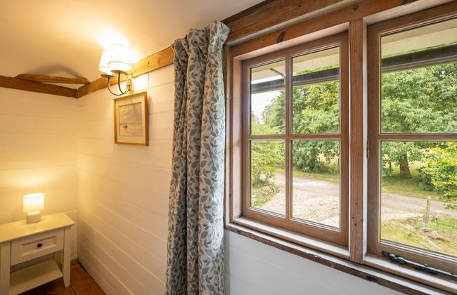 Host Stay Downs Farm Granary - Photo 16