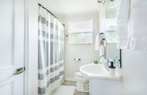 Open and Comfy home near Downtown-Folly Beach - Foto 21