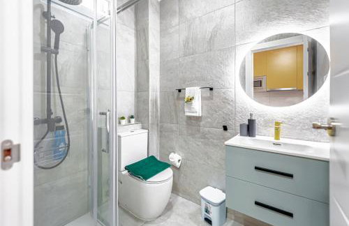 Moderno cerca Santiago Bernabéu- Apartamento AZCA - Photo 13