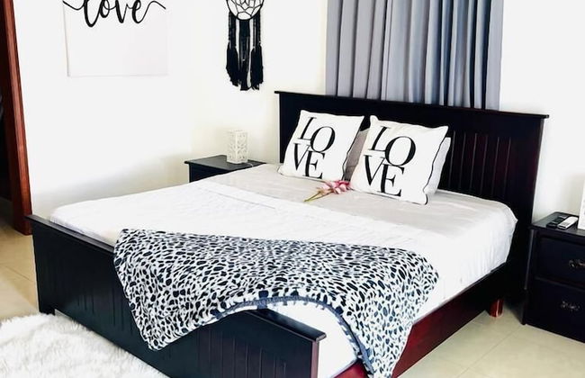 2 Minutes Walk to Beach Huge 3 bdrm Condo with Pool - Photo 17