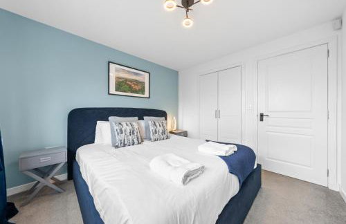 Modern Stirling Apartment - Free Parking - Photo 22