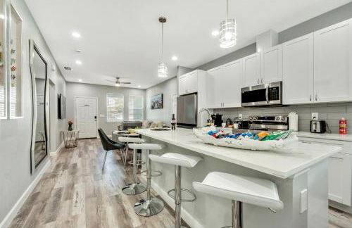 Chic Retreat-Stunning Design Cozy Fire Pit Escape! - Foto 13