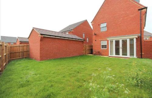 House-Sleeps 8-Parking-Garden - Photo 19