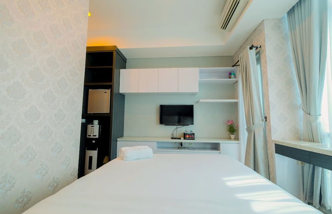 Best Price Studio Apartment at Capitol Park Residence - Photo 11