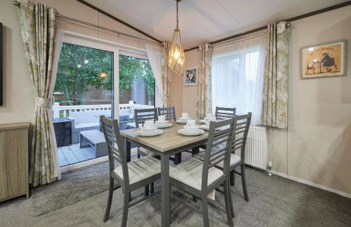 Happy Days Lodge with Hot Tub - Foto 6