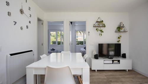 Apartament amb piscina i aparcament - Baixos amb jardinet - Foto 5