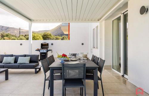 Brand New Villa with Private Heated Pool - Foto 18