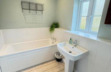 West Lodge - Buxton - Photo 37