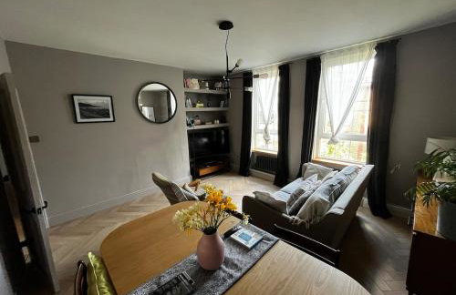 Two Bedroom Riverside Apartment in Rotherhithe Village - Foto 6