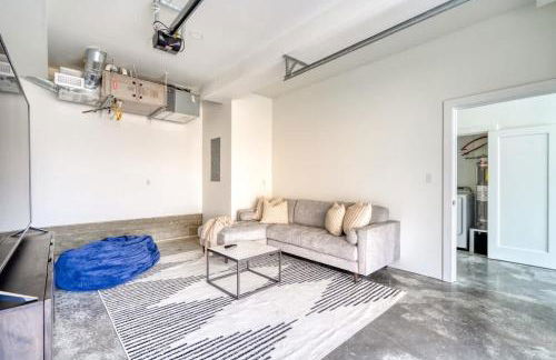 Spacious Townhome Combination for the Whole Family - Photo 55