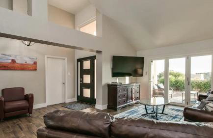 Spectacular Hilltop Home W/resort Like Backyard! - Foto 46