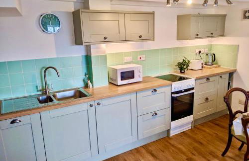 2 Stable Cottage, Llanbethery - Foto 11