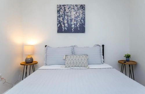 In The Woods - 5 BR Chalet with Game Room, Fire Table and Hot Tub - Foto 25