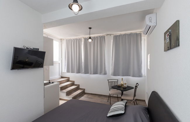 Apartments Life - Photo 68