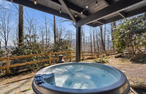 Maggie Valley 4BR Cabin with Hot Tub in Serene Forest - Foto 33