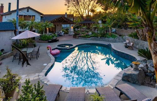 Resort style back yard heated pool and spa - Foto 54