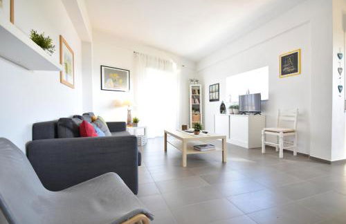 Sitting on the beach - Foto 11