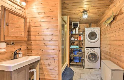 Lakefront Solon Springs Cabin with Private Dock! - Foto 19