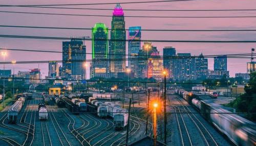 Spacious 2 Bed, 2 Bath Uptown Gem in the Heart of the City-Parking-Wi-Fi-Balcony-Walk to BOA Stadium - Foto 3