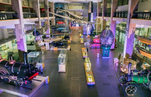 Beautiful Kensington Home with 4 beds, only 3 Minutes walk to Earls Court Station - Photo 41