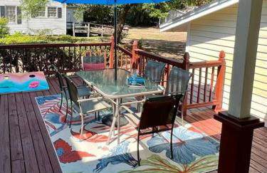 Agatha's Historic Home Free Parking Wi-Fi Deck - Photo 19