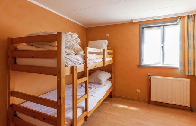 Quiet Cottage near Woods - Photo 8