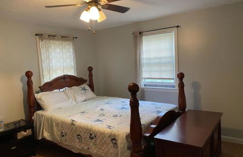 A Cozy Cape house steps to Restaurants & Beaches ~1.4 miles down scenic roads - Foto 13