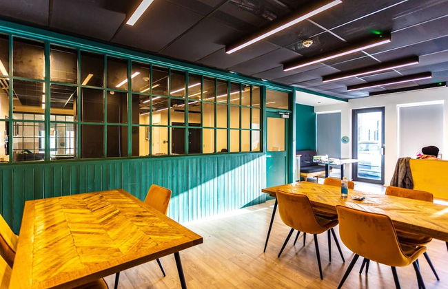 Laycock Studios - Photo 2