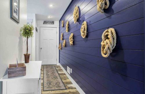 Cheerful Sister Lakes 4 BDR Lake Hse w/ Hot tub. - Foto 20