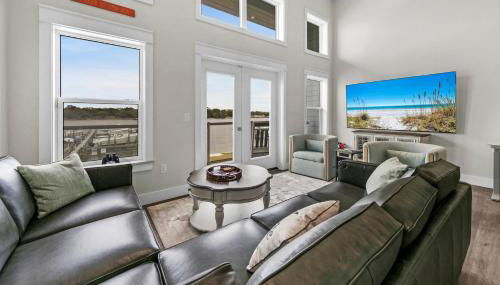 Completely Coastal Spacious townhome with Harbor views a Dock and community Pool - Foto 2
