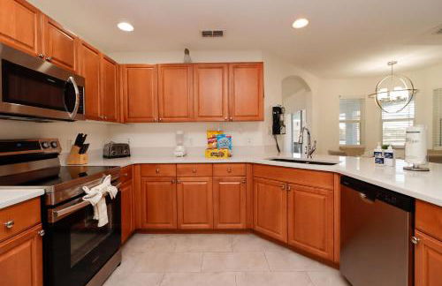 Ultimate Family Escape Near Disney - Sparkling Pool, Hot Tub & Epic Private Movie Room - Foto 51