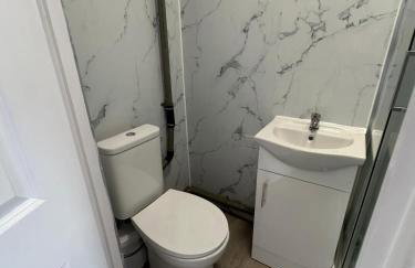 Modern En-Suite Room Recently Renovated - Foto 7