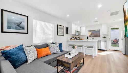 Cozy Cottage, Brand New, fully Private, walk to Everything - Foto 3