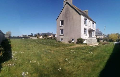 Grande maison dans un village côtier du Finistère - Photo 2