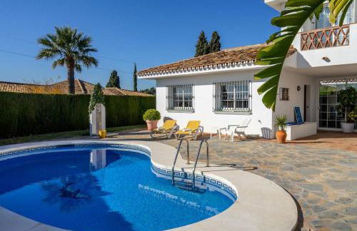 Urb Villa with pool by Costarentals- Ref 139 - Photo 21