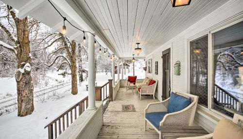 Modern Farmhouse with Movie Room - 6 Mi to Lake! - Photo 4