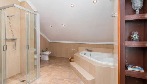 Chalet con Jardín junto a la Playa de Berria - Foto 5, Shower