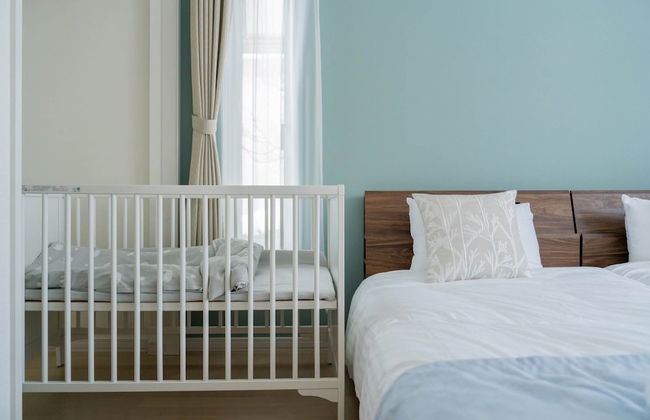 THE LUNA LOUNGE - Photo 28